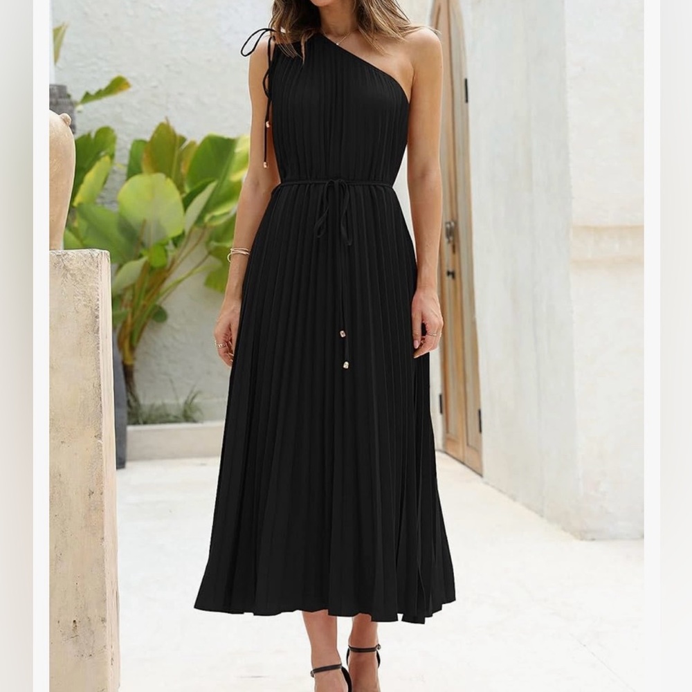 One Shoulder Tie Waist Pleated dress